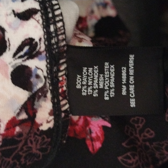 Torrid Pixie Ponte Floral Skull Pants 2X - Picture 7 of 8